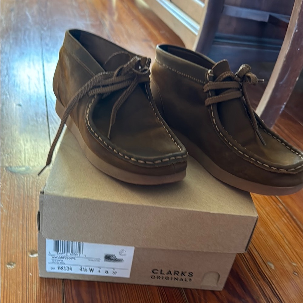 Boys Brown Clark’s wallabees leather shoes